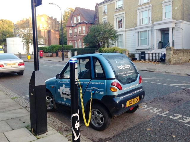 Baterry charging car